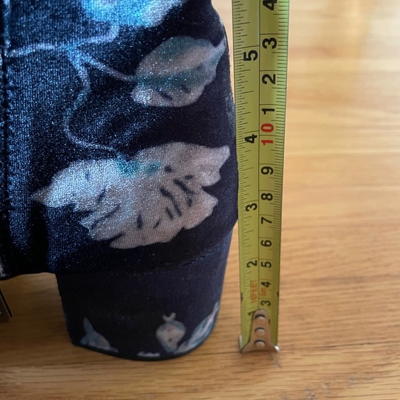 Circus by Sam Edelman Velvet Floral Bootie.  Size 8.5. - Picture 10 of 12